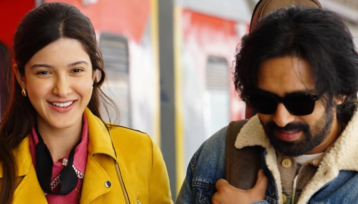 Aankhon Ki Gustaakhiyan